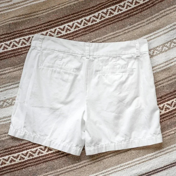 ANN TAYLOR LOFT SHORTS SZ 8 WHITE CHINO TWILL 5" INSEAM POCKETS 100% COTTON - Picture 3 of 7
